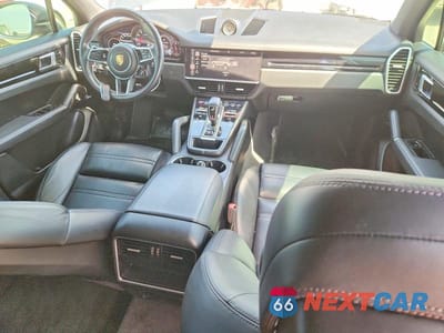 Zdjęcie 8 z 13 samochodu: 2019 PORSCHE CAYENNE VIN:WP1AA2AYXKDA00616 - miniatura