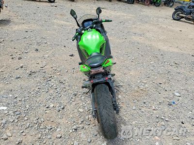 Czwarte zdjęcie samochodu z boku: 2023 KAWASAKI EX650 R VIN:ML5EXER19PDA83566 - miniatura