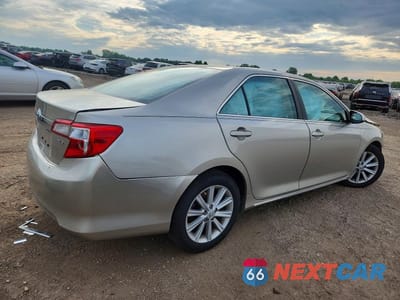 Trzecie zdjęcie samochodu z tyłu: 2014 TOYOTA CAMRY XLE VIN:4T4BF1FK7ER337997 - miniatura