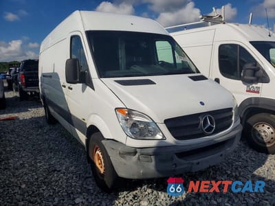 Czwarte zdjęcie samochodu z boku: 2012 MERCEDES-BENZ SPRINTER 2500 VIN:WD3PE8CB8C5704671 - miniatura
