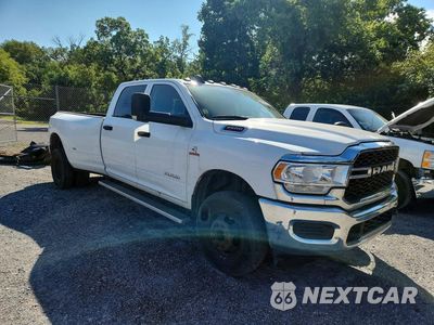 Czwarte zdjęcie samochodu z boku: 2019 RAM 3500 TRADESMAN VIN:3C63RRGL3KG700513 - miniatura