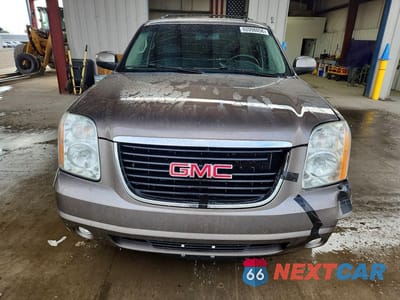 Piąte zdjęcie samochodu w środku: 2014 GMC YUKON SLT VIN:1GKS2CE09ER117399 - miniatura