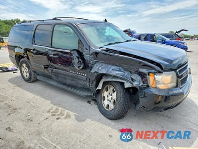Czwarte zdjęcie samochodu z boku: 2007 CHEVROLET SUBURBAN C1500 VIN:3GNFC160X7G289237 - miniatura