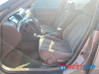 Zdjęcie 7 z 12 samochodu: 2001 TOYOTA CAMRY LE VIN:4T1BG22K91U028948 - miniatura