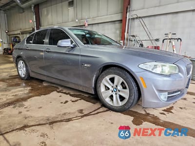 Czwarte zdjęcie samochodu z boku: 2012 BMW 528 XI VIN:WBAXH5C56CDW02780 - miniatura