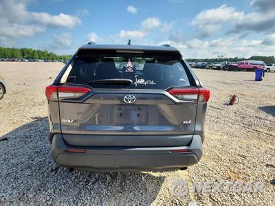 Zdjęcie 6 z 13 samochodu: 2021 TOYOTA RAV4 XLE VIN:2T3W1RFV5MC123729 - miniatura