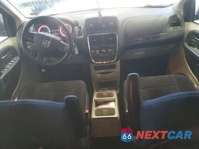 Zdjęcie 8 z 13 samochodu: 2011 DODGE GRAND CARAVAN MAINSTREET VIN:2D4RN3DG9BR663287 - miniatura
