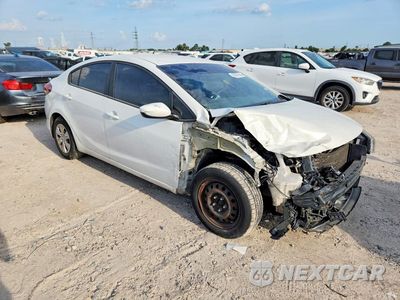 Czwarte zdjęcie samochodu z boku: 2017 KIA FORTE LX VIN:3KPFK4A76HE067423 - miniatura