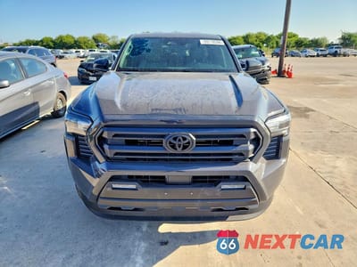 Piąte zdjęcie samochodu w środku: 2026 TOYOTA TACOMA SR5 VIN:3TMKB5FNXTM061280 - miniatura