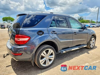 Trzecie zdjęcie samochodu z tyłu: 2011 MERCEDES-BENZ ML 350 BLUETEC VIN:4JGBB2FB7BA682164 - miniatura