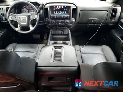 Zdjęcie 8 z 12 samochodu: 2017 GMC SIERRA K2500 SLT VIN:1GT12TEG5HF128670 - miniatura