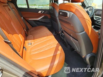 Zdjęcie 11 z 14 samochodu: 2025 BMW X5 M60I VIN:5UX33EU06S9X63679 - miniatura