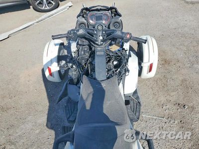 Zdjęcie 6 z 9 samochodu: 2013 CAN-AM SPYDER ROADSTER ST VIN:2BXNCBC16DV000133 - miniatura