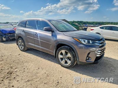Czwarte zdjęcie samochodu z boku: 2019 TOYOTA HIGHLANDER LIMITED VIN:5TDDZRFH5KS982505 - miniatura