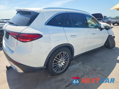 Trzecie zdjęcie samochodu z tyłu: 2026 MERCEDES-BENZ GLC 300 VIN:W1NKM4GB3TF533840 - miniatura