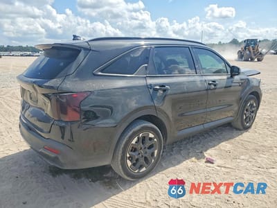 Trzecie zdjęcie samochodu z tyłu: 2025 KIA SORENTO S VIN:5XYRL4JC0SG368397 - miniatura