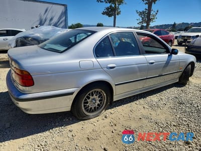 Trzecie zdjęcie samochodu z tyłu: 1999 BMW 528 I AUTOMATIC VIN:WBADM6337XBY32073 - miniatura