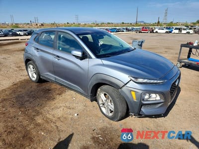 Czwarte zdjęcie samochodu z boku: 2018 HYUNDAI KONA SE VIN:KM8K12AAXJU100959 - miniatura