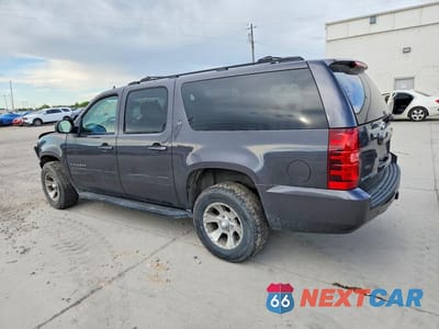 Drugie zdjęcie samochodu z przodu: 2010 CHEVROLET SUBURBAN K1500 LT VIN:1GNUKJE39AR158121 - miniatura