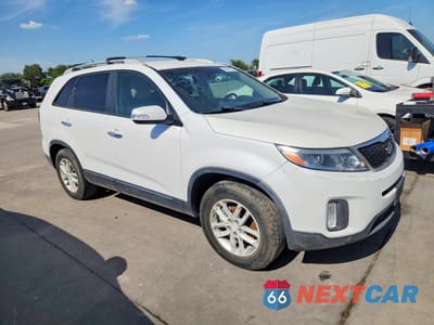 Czwarte zdjęcie samochodu z boku: 2014 KIA SORENTO LX VIN:5XYKT3A61EG523193 - miniatura