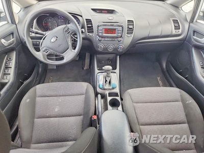 Zdjęcie 8 z 12 samochodu: 2017 KIA FORTE LX VIN:3KPFK4A76HE016231 - miniatura