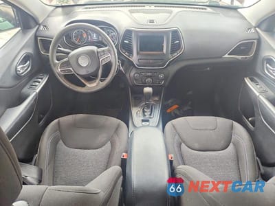Zdjęcie 8 z 12 samochodu: 2020 JEEP CHEROKEE LATITUDE VIN:1C4PJLCB1LD656991 - miniatura