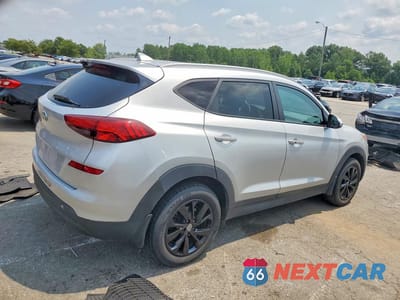 Trzecie zdjęcie samochodu z tyłu: 2019 HYUNDAI TUCSON VALUE VIN:KM8J33A43KU908528 - miniatura