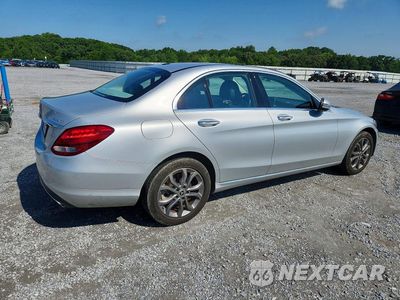 Trzecie zdjęcie samochodu z tyłu: 2018 MERCEDES-BENZ C 300 4MATIC VIN:55SWF4KB4JU254214 - miniatura