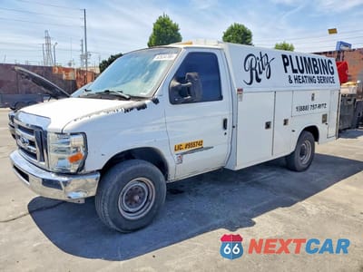 2013 FORD ECONOLINE E350 SUPER DUTY CUTAWAY VAN 1FDWE3FL5DDA02562 - główne zdjęcie licytacji z USA - miniatura