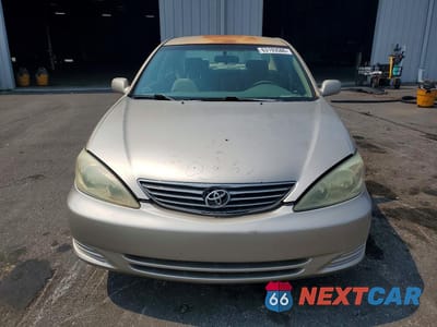 Piąte zdjęcie samochodu w środku: 2003 TOYOTA CAMRY LE VIN:4T1BE32K83U155026 - miniatura