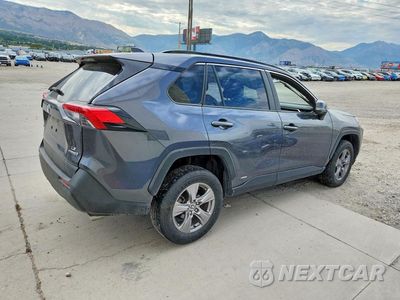 Trzecie zdjęcie samochodu z tyłu: 2024 TOYOTA RAV4 LE VIN:JTMMWRFV5RD236270 - miniatura