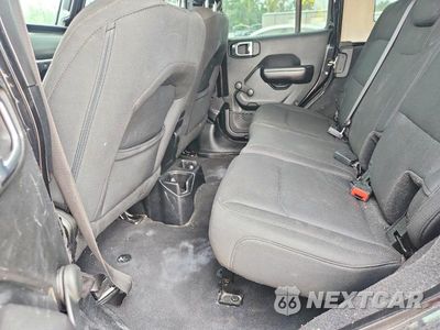 Zdjęcie 10 z 13 samochodu: 2018 JEEP WRANGLER UNLIMITED SPORT VIN:1C4HJXDGXJW145593 - miniatura