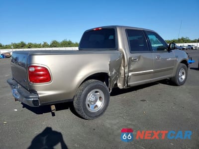 Trzecie zdjęcie samochodu z tyłu: 2002 FORD F150 SUPERCREW VIN:1FTRW07652KA66440 - miniatura
