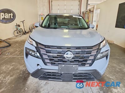 Piąte zdjęcie samochodu w środku: 2026 NISSAN ROGUE SV VIN:5N1BT3BB2TC764429 - miniatura