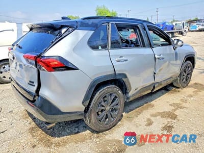 Trzecie zdjęcie samochodu z tyłu: 2024 TOYOTA RAV4 VIN:JTME6RFV8RJ061504 - miniatura