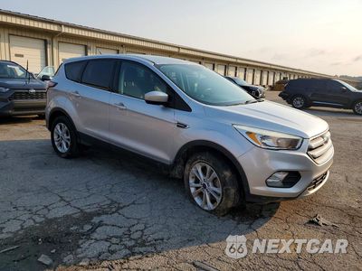 Czwarte zdjęcie samochodu z boku: 2017 FORD ESCAPE SE VIN:1FMCU0GD4HUE06678 - miniatura
