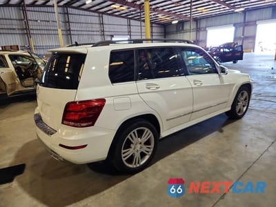 Trzecie zdjęcie samochodu z tyłu: 2015 MERCEDES-BENZ GLK 350 VIN:WDCGG5HB8FG437638 - miniatura