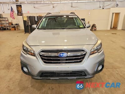 Piąte zdjęcie samochodu w środku: 2018 SUBARU OUTBACK 2.5I PREMIUM VIN:4S4BSACC5J3233785 - miniatura