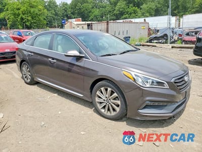 Czwarte zdjęcie samochodu z boku: 2016 HYUNDAI SONATA SPORT VIN:5NPE34AF2GH423375 - miniatura