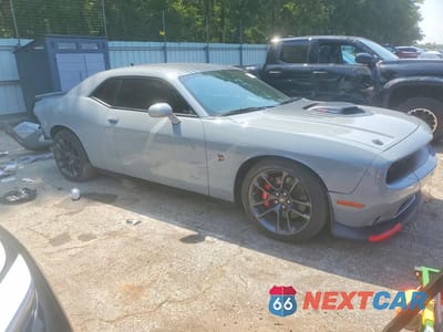 Czwarte zdjęcie samochodu z boku: 2021 DODGE CHALLENGER R VIN:2C3CDZFJ0MH673883 - miniatura