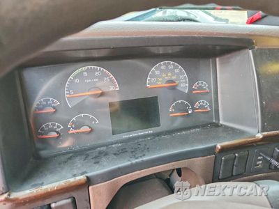 Zdjęcie 9 z 14 samochodu: 2012 VOLVO VNL SEMI TRUCK VIN:4V4NC9TH9CN560064 - miniatura