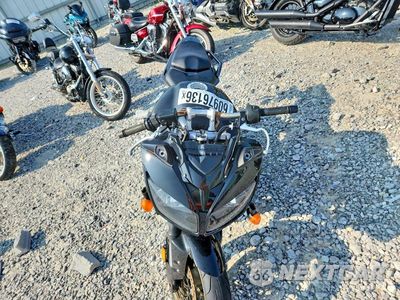 Piąte zdjęcie samochodu w środku: 2009 YAMAHA FZ1 S VIN:JYARN17E79A006722 - miniatura