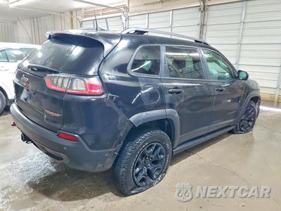 Trzecie zdjęcie samochodu z tyłu: 2021 JEEP CHEROKEE TRAILHAWK VIN:1C4PJMBX4MD126910 - miniatura