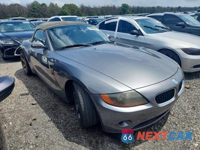 Czwarte zdjęcie samochodu z boku: 2004 BMW Z4 2.5 VIN:4USBT33524LR68088 - miniatura