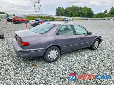 Trzecie zdjęcie samochodu z tyłu: 1998 TOYOTA CAMRY LE VIN:4T1BG22K5WU857653 - miniatura