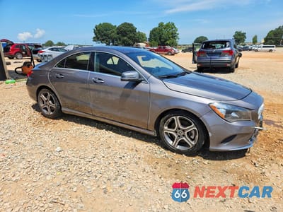 Czwarte zdjęcie samochodu z boku: 2018 MERCEDES-BENZ CLA 250 VIN:WDDSJ4EB0JN586703 - miniatura