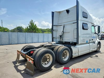 Trzecie zdjęcie samochodu z tyłu: 2019 VOLVO VNL SEMI TRUCK VIN:4V4NC9EH2KN905477 - miniatura