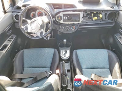 Zdjęcie 8 z 13 samochodu: 2012 TOYOTA YARIS 5-DOOR SE VIN:JTDKTUD32CD533119 - miniatura