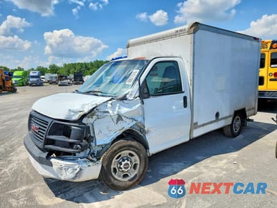 2013 GMC SAVANA BOX TRUCK 1GDY72CA4D1125156 - główne zdjęcie licytacji z USA - miniatura