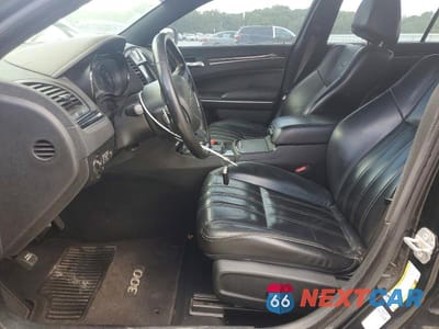 Zdjęcie 7 z 12 samochodu: 2019 CHRYSLER 300 S VIN:2C3CCAGG0KH586134 - miniatura